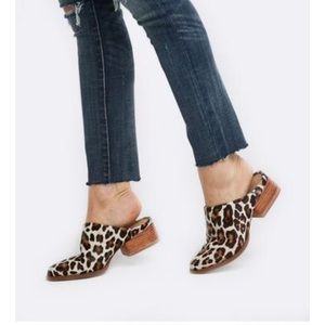 FashionABLE leopard mules